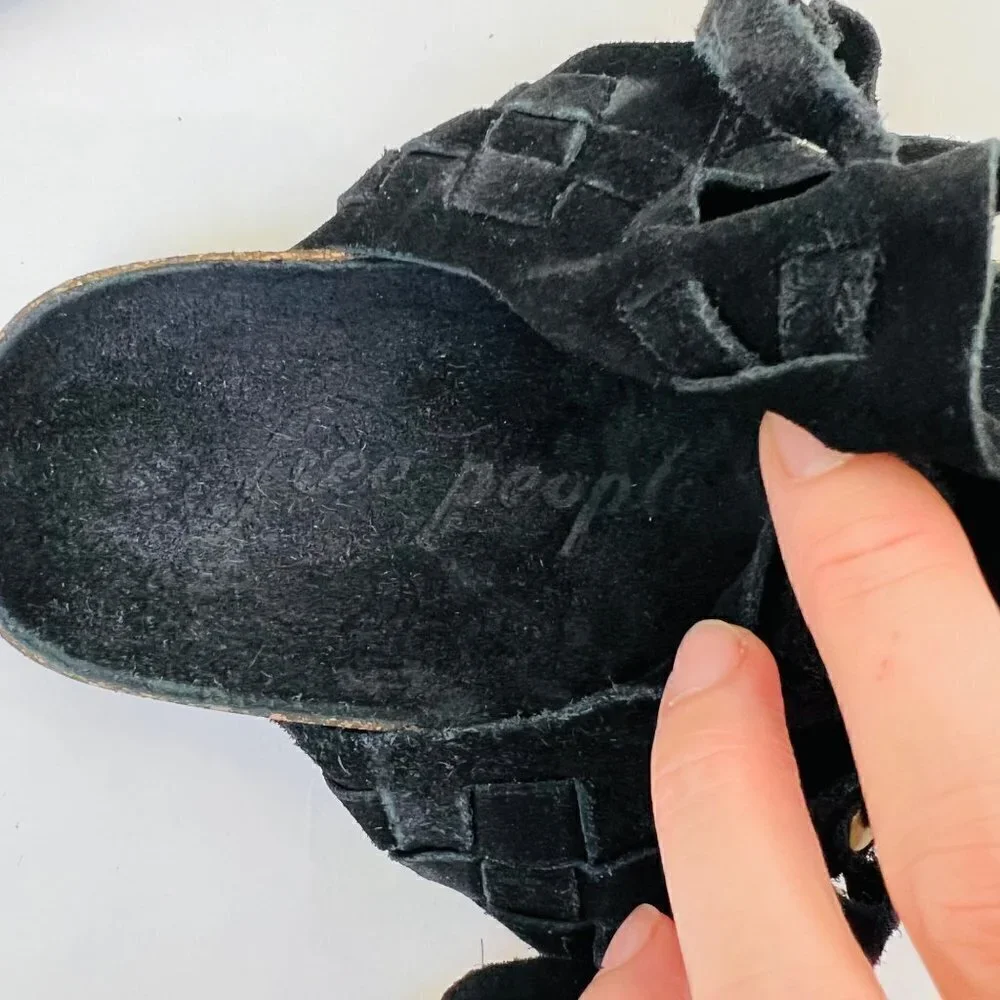 Free people Collins wrap suede sandals Size 39